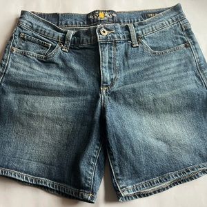 LUKY BRAND Jean ROLL UP SHORTS size 4